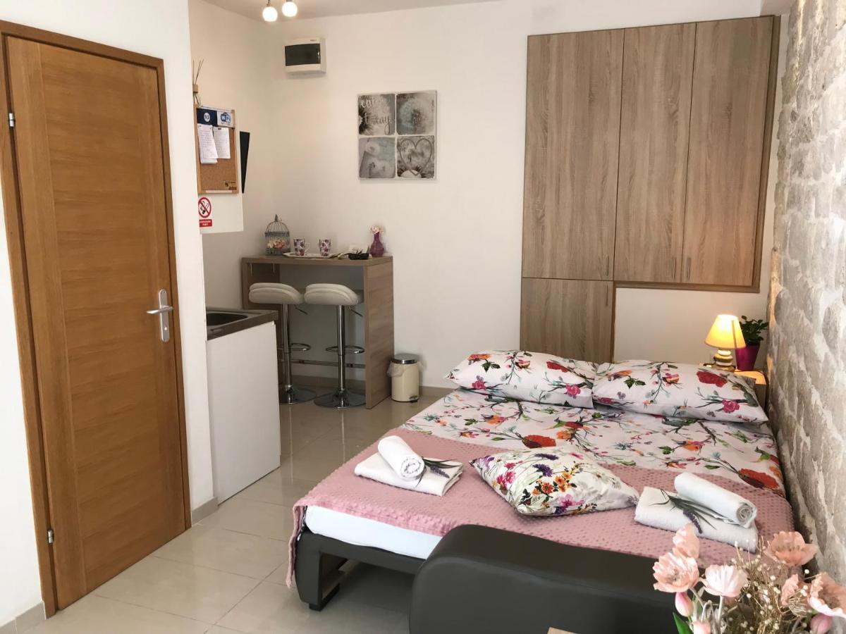 Studio Apartment Legcevic Kaštela Exterior foto